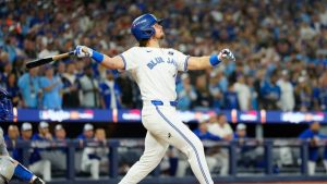 World_Series_Baseball_75141