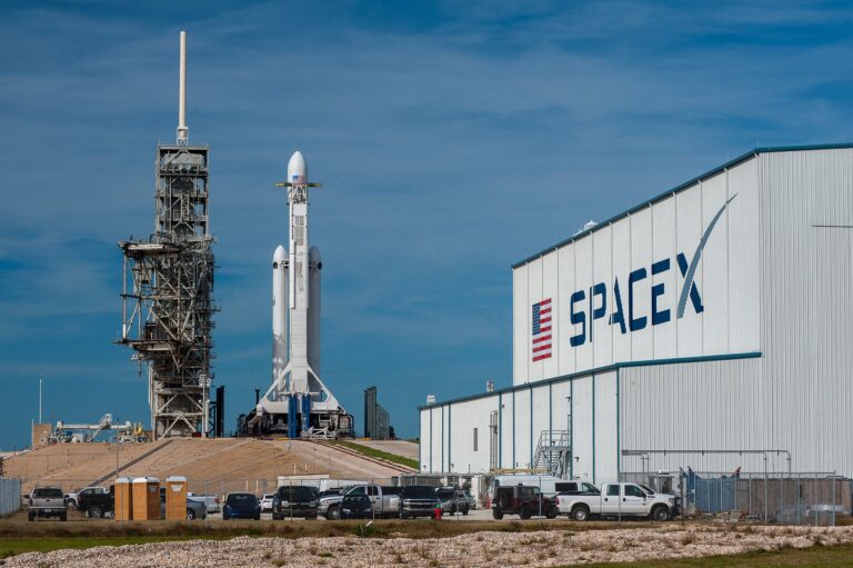 spacex-falcon-heavy-rocket-launch-pad-39a-kennedy-space-center-dave-mosher-business-insider