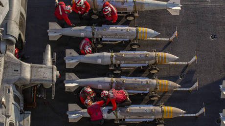 US running out of key weapons – report